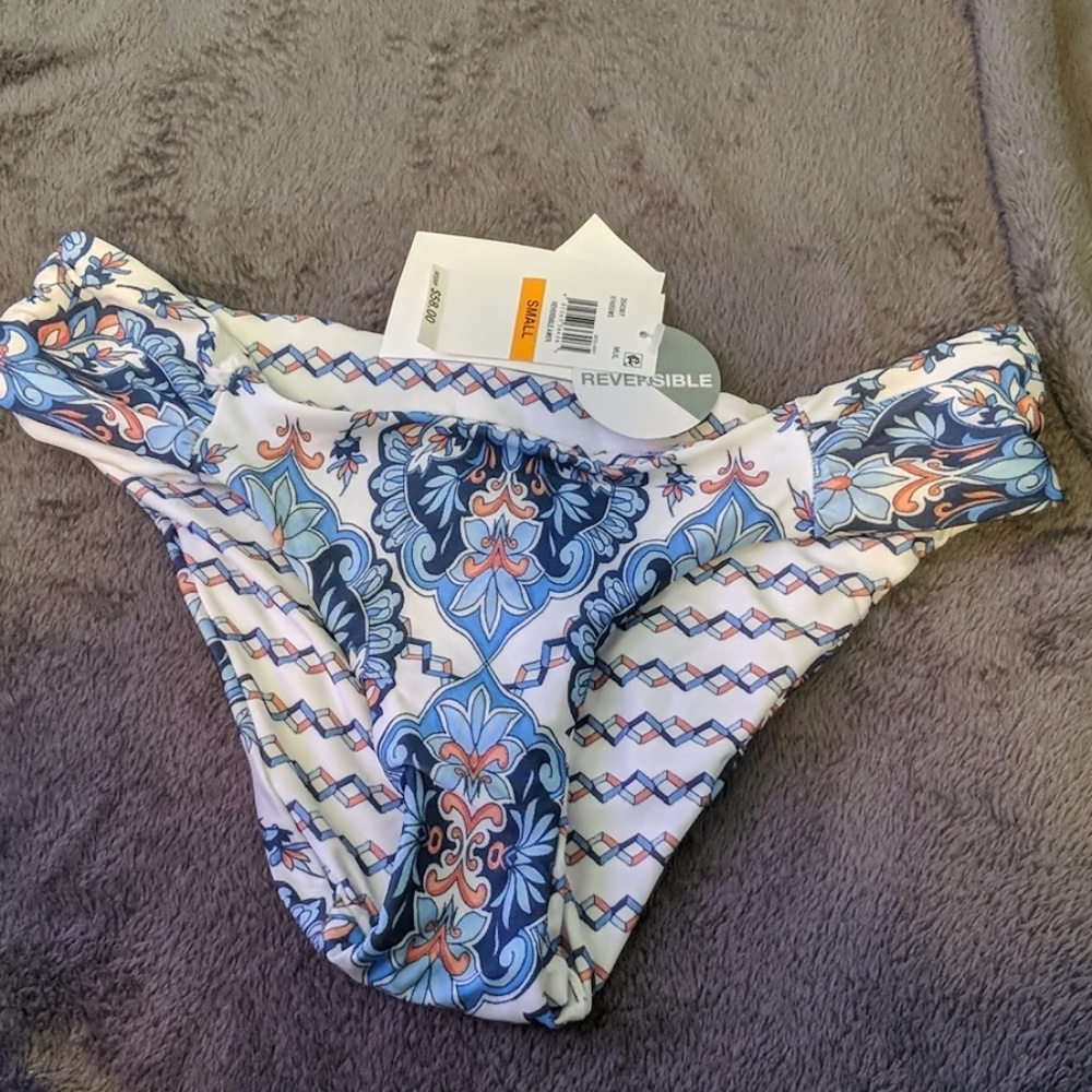 New with tags reversible 👙
